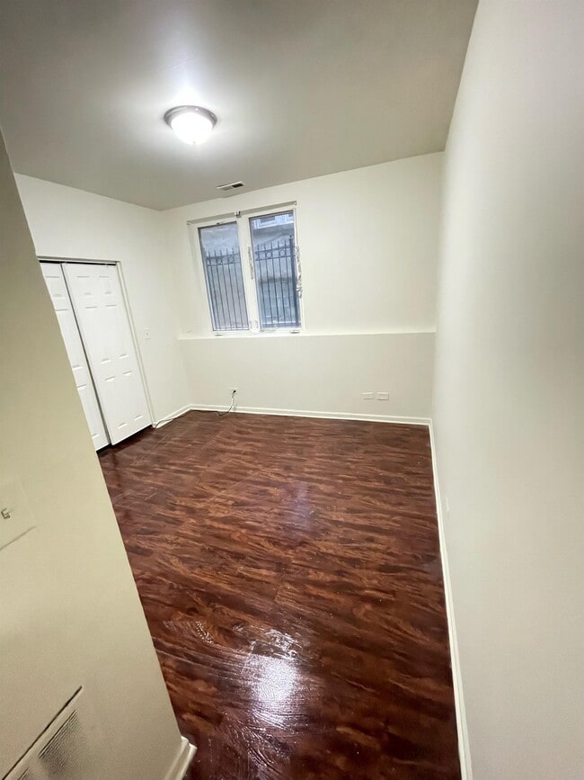 Building Photo - 3518 W Lexington St
