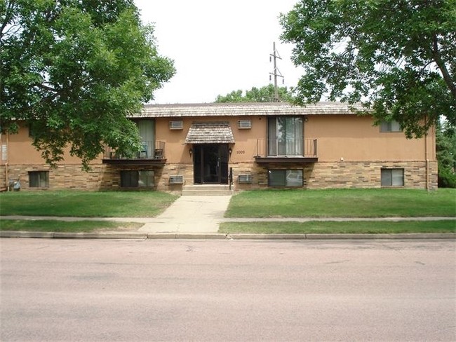 Primary Photo - Lake Park Apartments