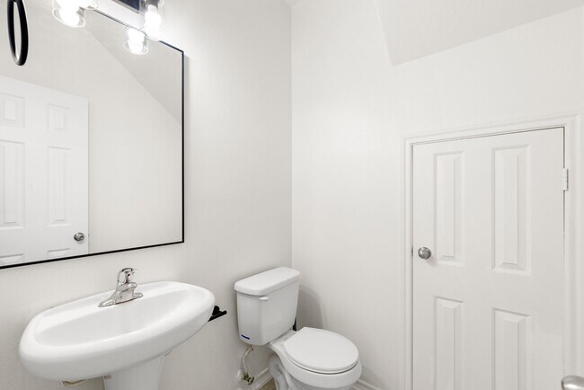 Building Photo - 8710 Thistlemoor Ln