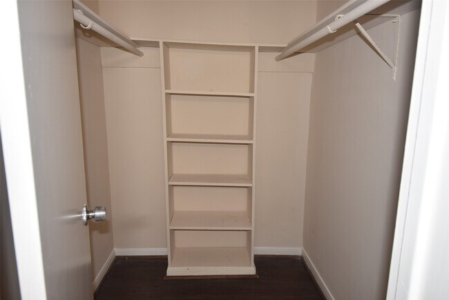 Building Photo - 11903 Sagecliff Dr