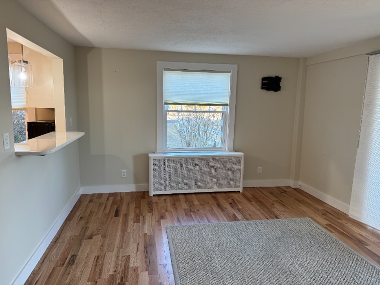 Building Photo - 42 Washington Rd