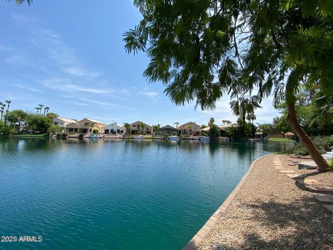 Building Photo - 1406 W Lake Mirage Ct