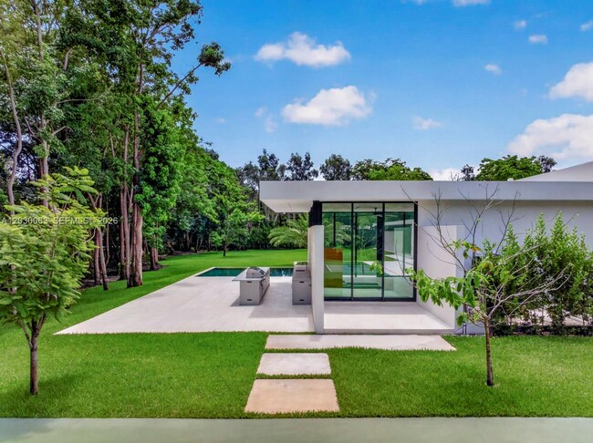 Building Photo - 5671 SW 130th Ave