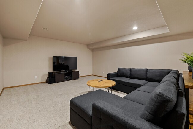 Building Photo - 23679 Dogleg Dr