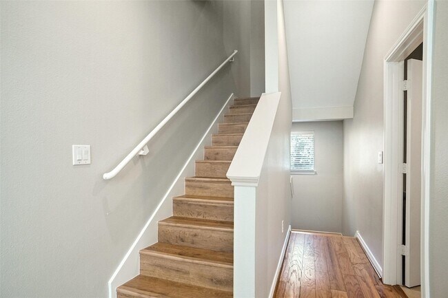 Building Photo - 4050 McKinney Ave