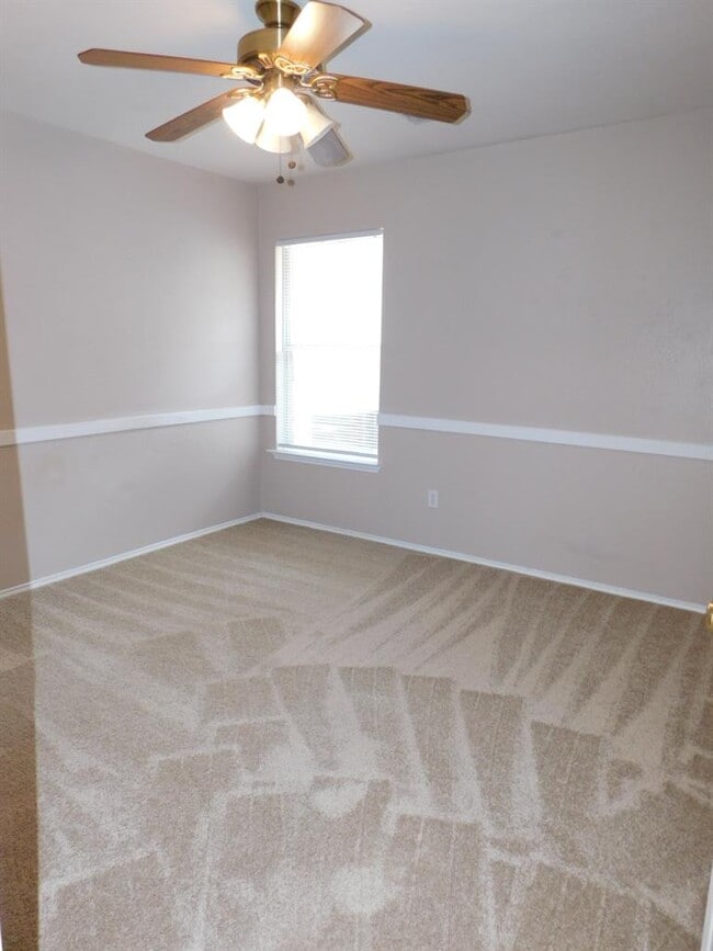 Building Photo - 715 Spring Brook Ln