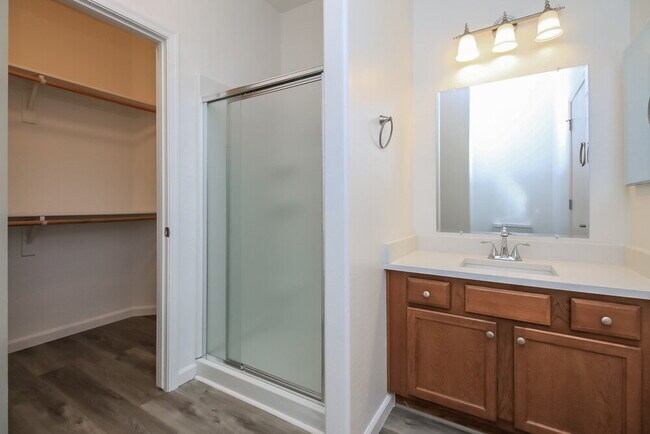 Building Photo - 2593 S Powell Rd