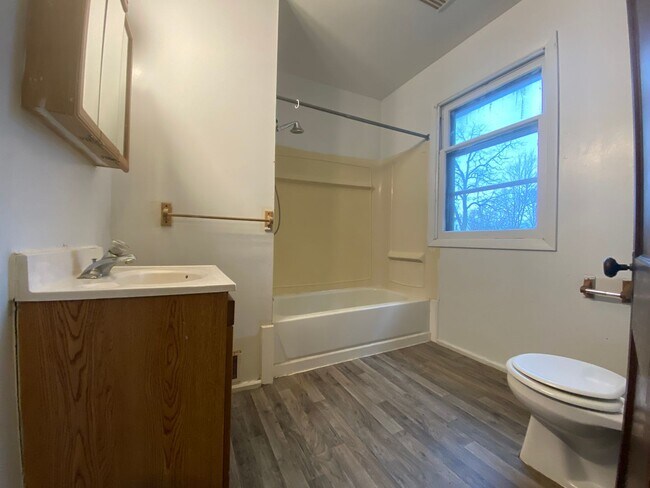 Building Photo - 743 Academy St