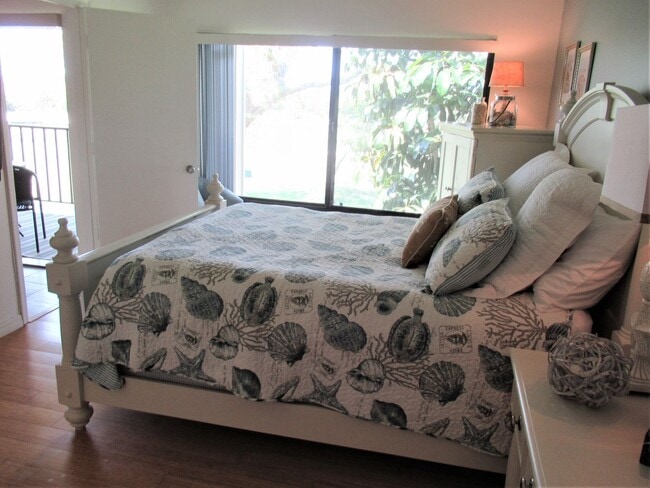 Building Photo - FURNISHED 2/2 GOLF COURSE  6 MONTH RENTAL APR. 29 - OCT. 31, 2026