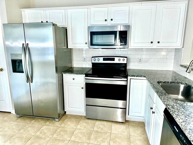 Building Photo - 3304 Mannington Dr