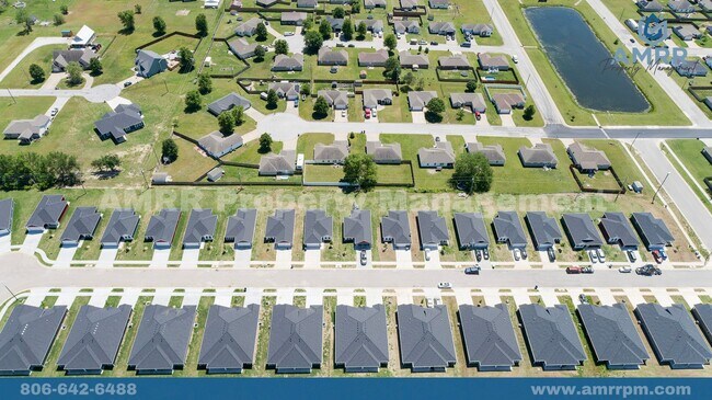 Building Photo - New 3 Bedroom Townhome In Duenweg!