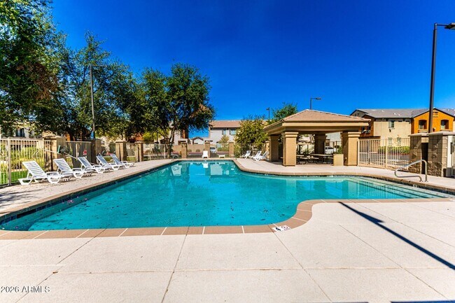 Building Photo - 2727 N Price Rd