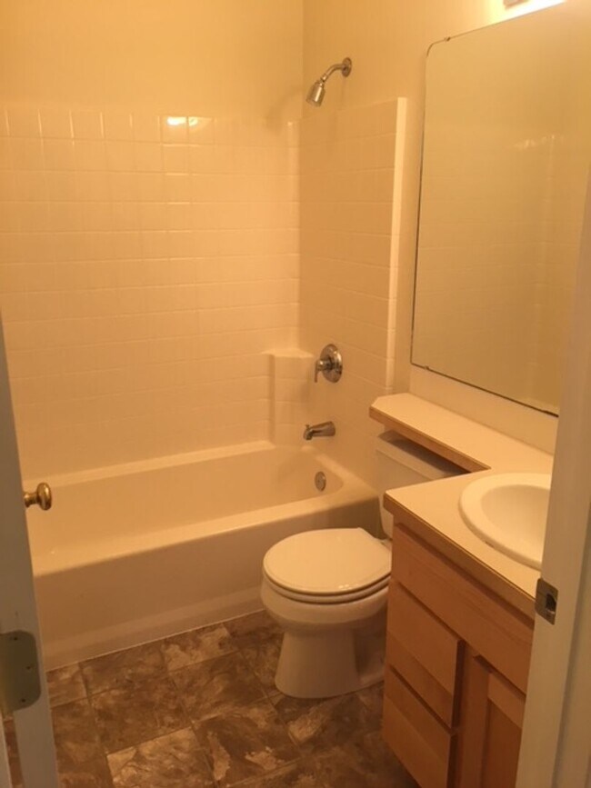 Building Photo - PRELEASING: 3 bed/2 bath House off Samish ...