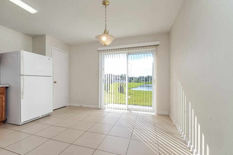 Building Photo - 11019 Golden Silence Dr