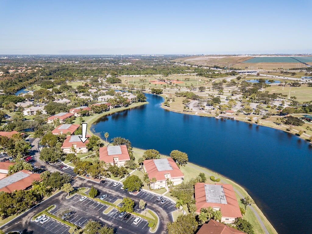 Building Photo - 2738 Carambola Cir S