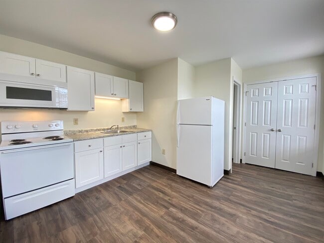 Building Photo - 4 Martin St