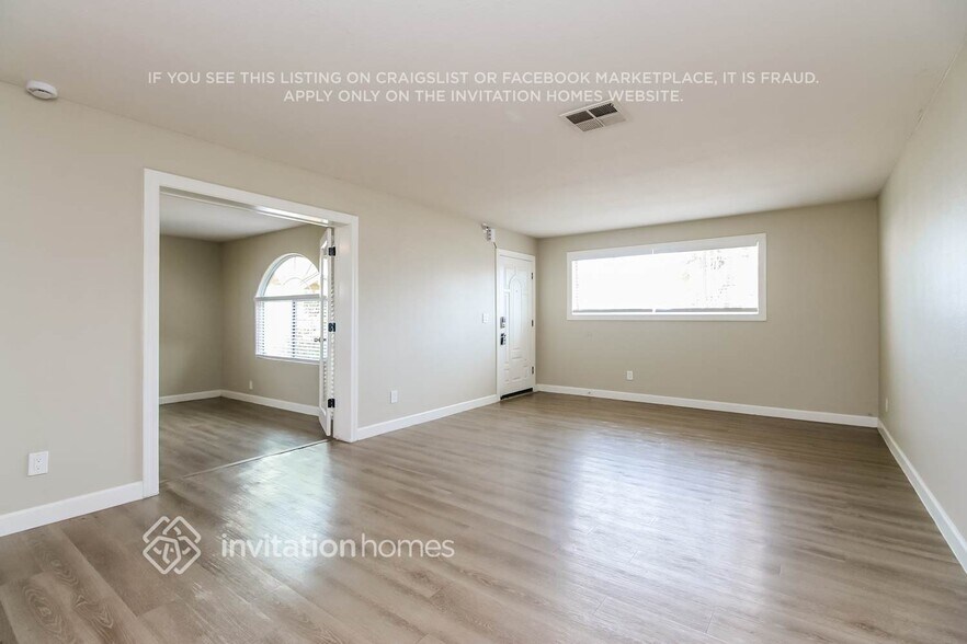 Building Photo - 12214 N Escobar Way