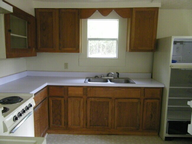 Primary Photo - 2069 S Lumpkin St