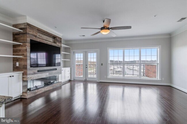 Building Photo - 612 Marina Landing Ln