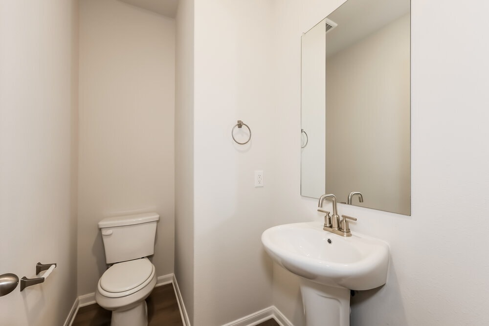 Building Photo - 1218 Kings Pl