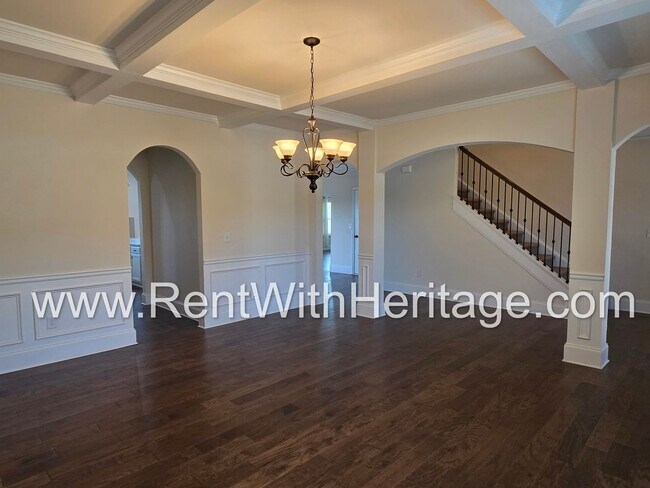 Building Photo - ABSOLUTELY BEAUTIFUL 5 BEDROOM/ 4.5 BATH HOME YOU DONT WANT TO MISS.