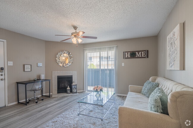 1BR, 1BA - 642SF - Century Park