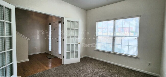 Building Photo - 288 Brookview Dr