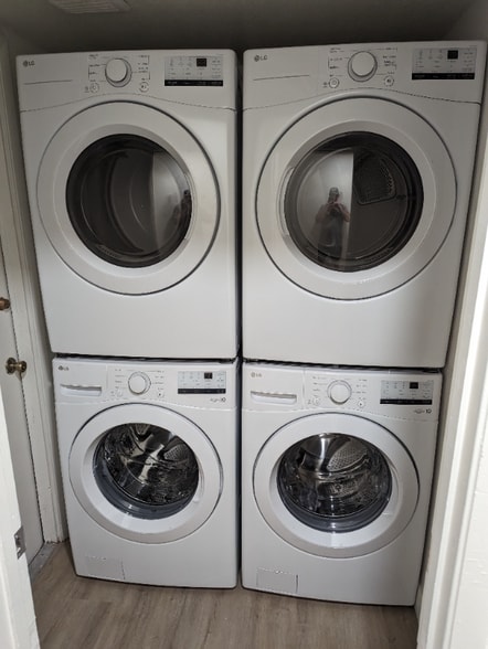 Building Photo - 2331 W Kathleen Rd