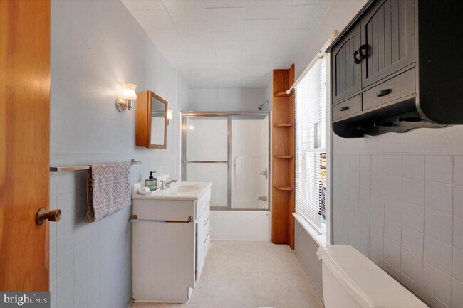 Building Photo - 4300 Main St