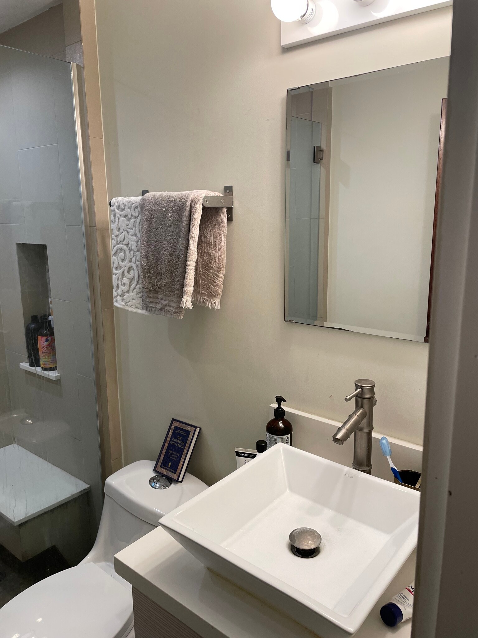 Building Photo - 1620 Malcolm Ave