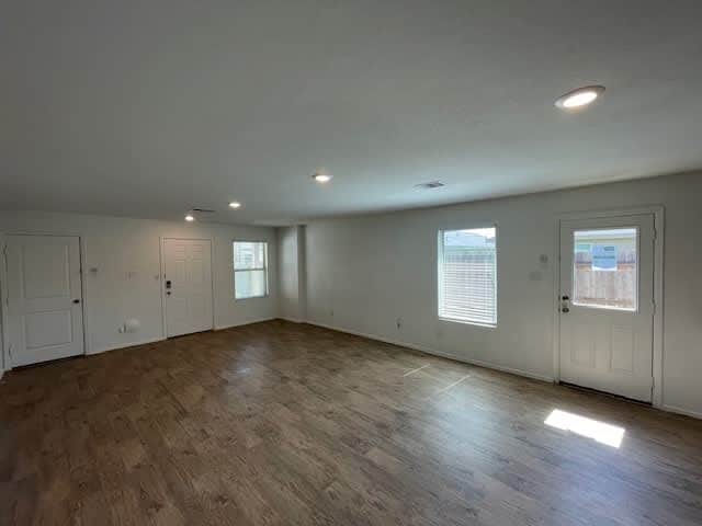 Building Photo - 24019 Laurel Farms Dr