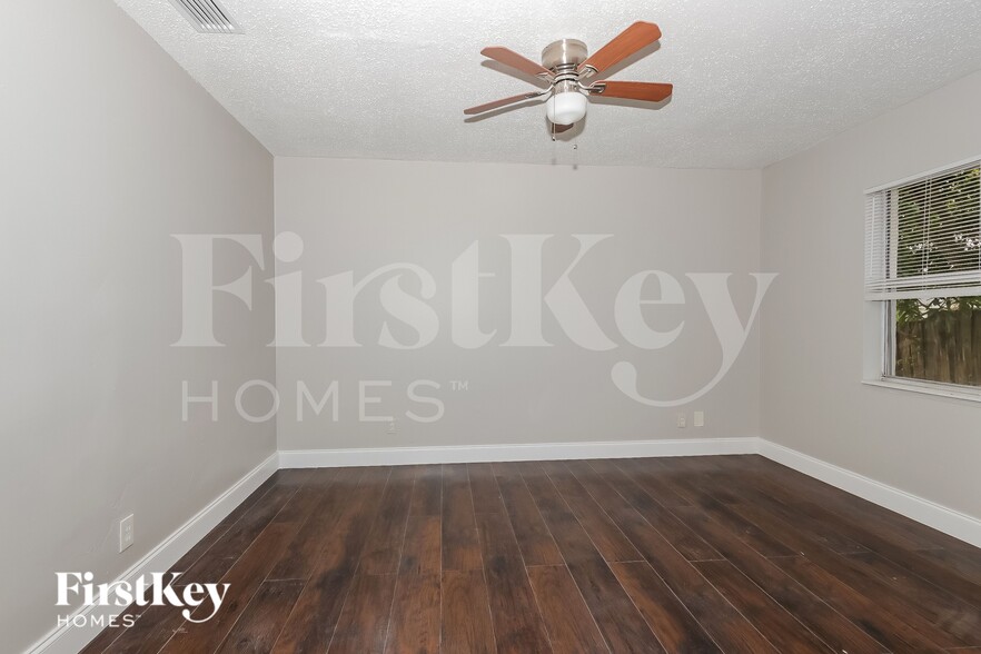 Building Photo - 6126 Arcade Ct