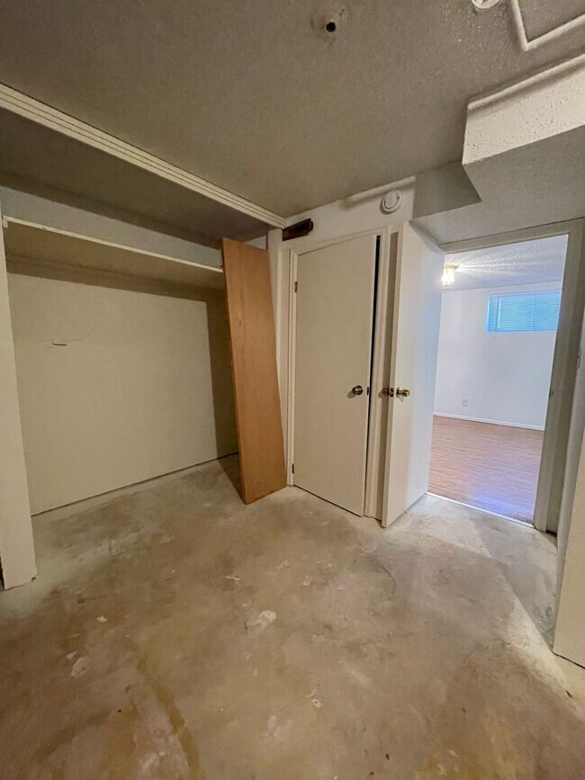 Building Photo - 3113 De Cortez St