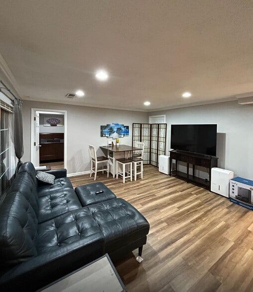 Shared living space and kitchenette - 4859 Post Oak Tritt Rd NE