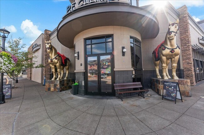 Building Photo - Renovated 4-bdrm, 2-bath Tualatin home—Corner lot, fenced yard, & prime location
