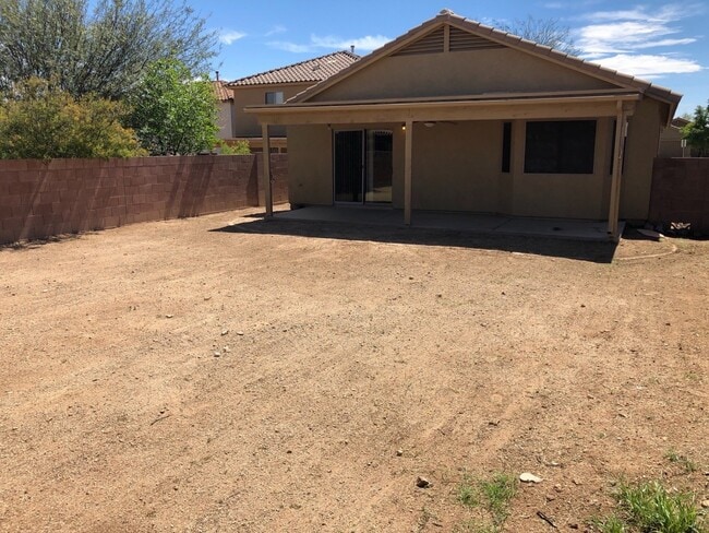 Building Photo - 3 Bedroom - 2 Bath - 2 Car Garage - Green Valley, AZ