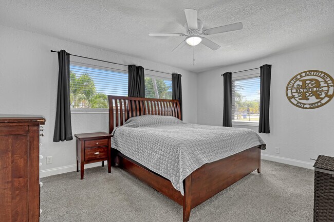 Building Photo - 1210 Skylark Ln