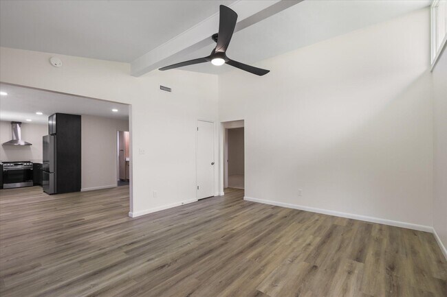 Building Photo - 2401 Jim Lee Rd
