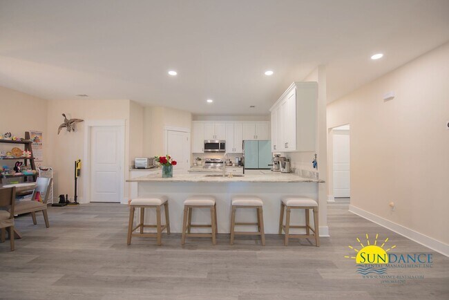 Building Photo - Stunning 3 Bedroom Home in Navarre near Highway 98!