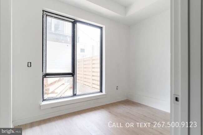 Building Photo - 1306 N Front St