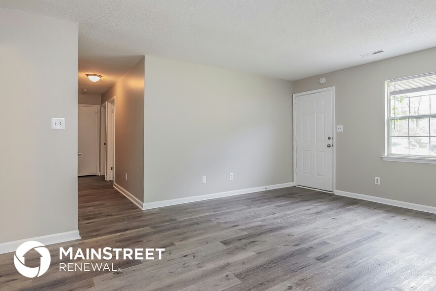 Building Photo - 413 Pineland Ave
