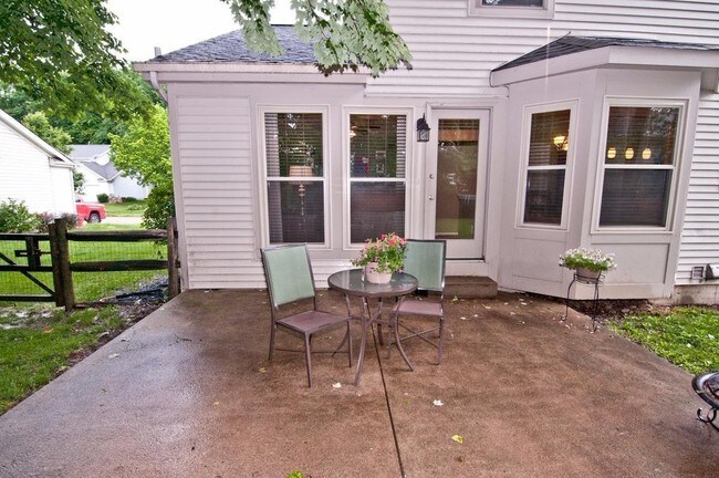 back patio - 1343 Sprucewood Ct
