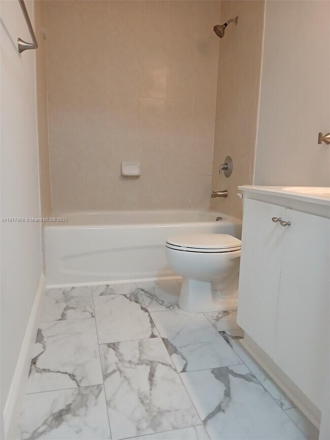 Building Photo - 7300 NW 114th Ave