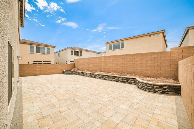 Building Photo - 7412 Legacy Pt St
