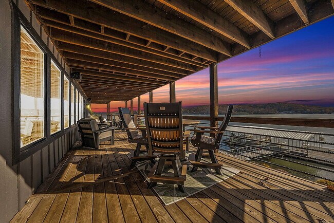 Building Photo - 201 Shady Ozark Ln