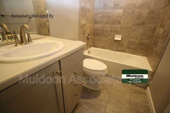 Building Photo - 2322 Pelican Bay Dr