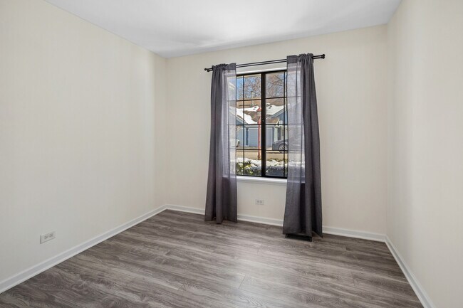 Building Photo - 402 Sandalwood Ln