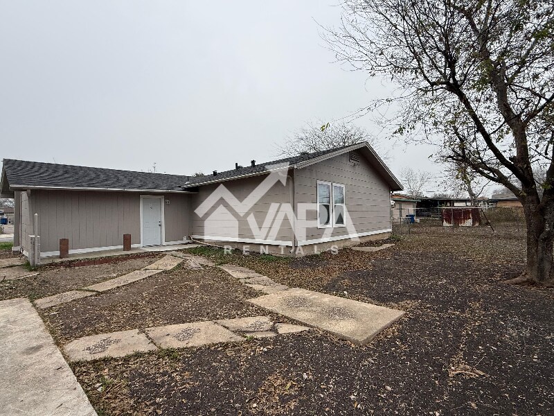 Building Photo - 174 Daytona Dr