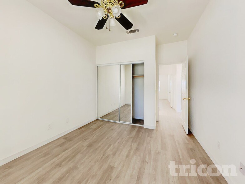 Building Photo - 2069 Holguin St