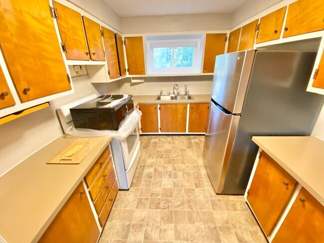 Building Photo - 125 Station Rd